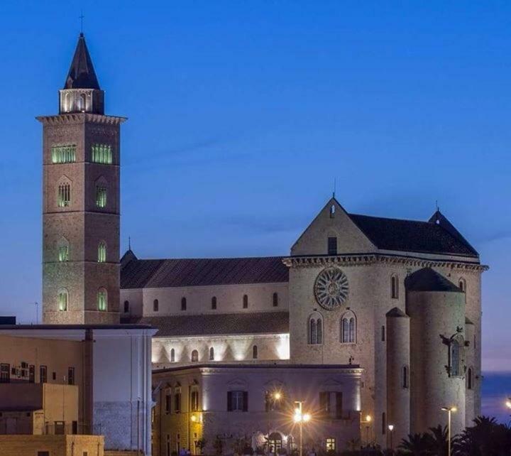 La Mia Casa Era Sul Porto Hotel Trani Luaran gambar