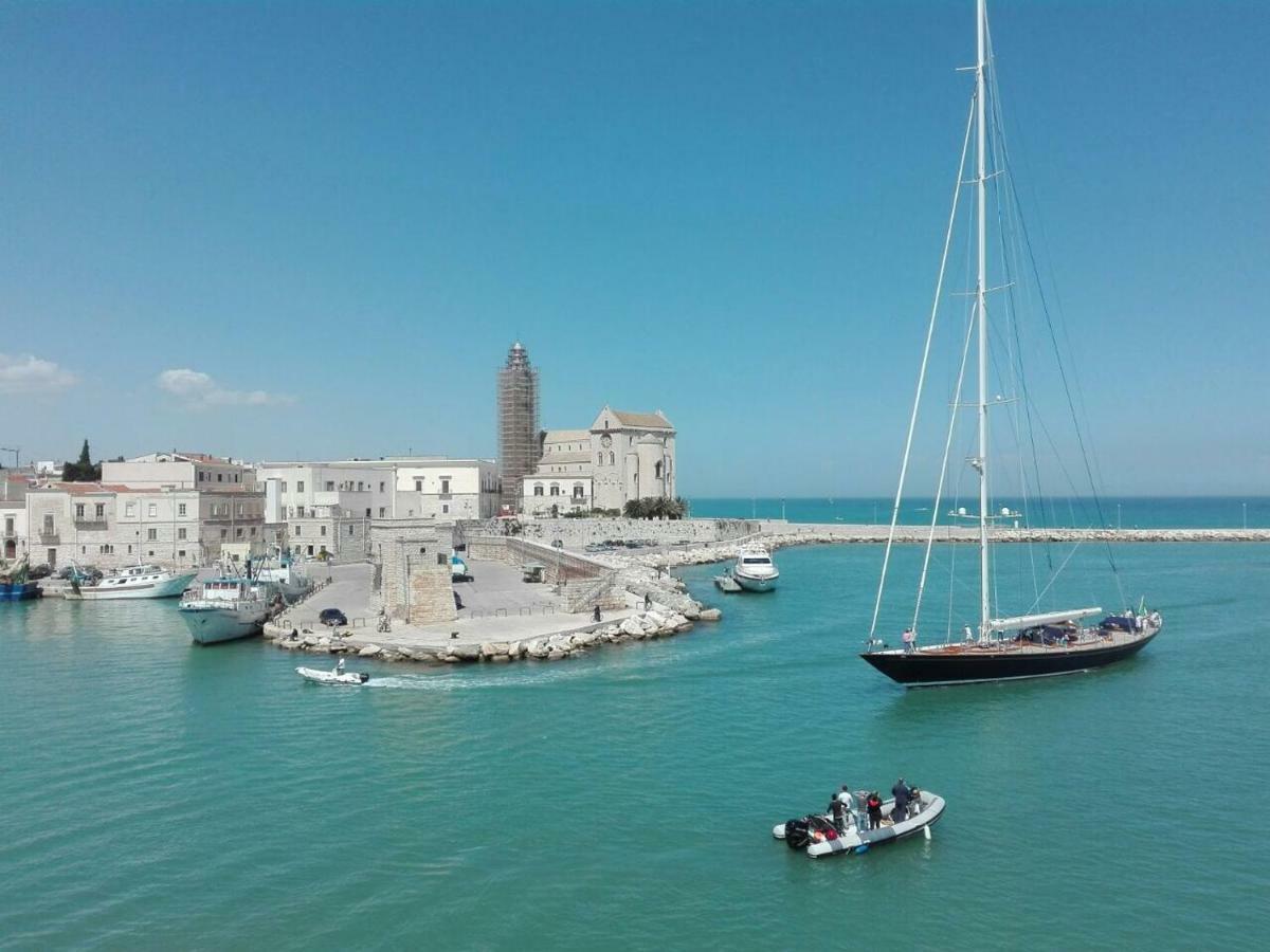 La Mia Casa Era Sul Porto Hotel Trani Luaran gambar